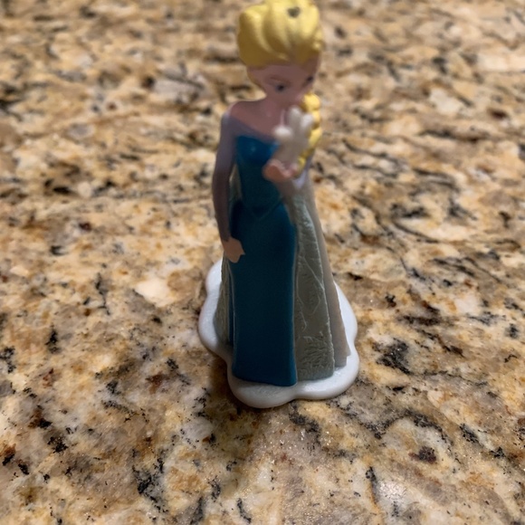 Disney Frozen Elsa Cake Topper Figurine - Picture 1 of 6